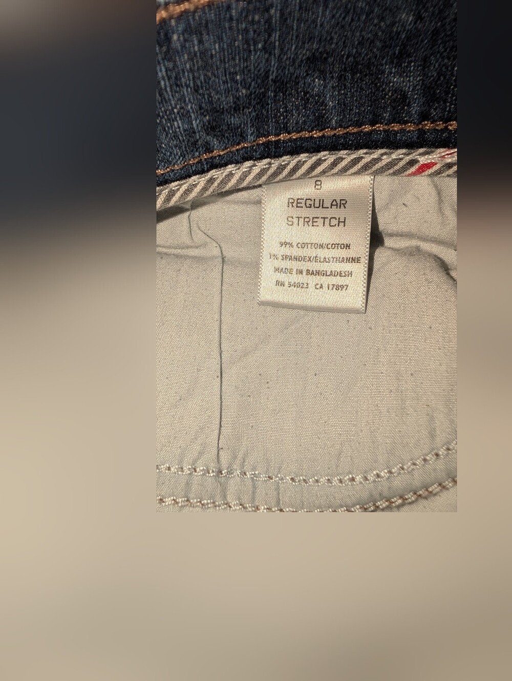 Old Navy Mid-Rise Dark Blue Denim Crop Bermuda Jeans VGUC - Picture 10 of 10